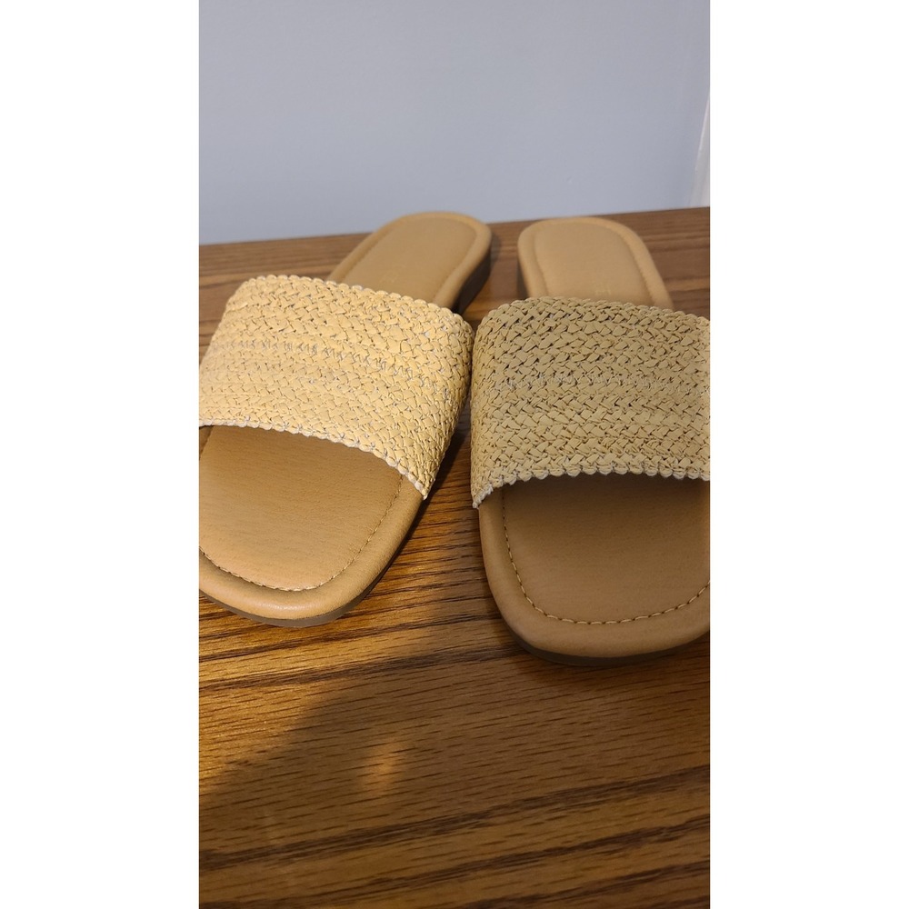 New, Womens. Crown Vintage Avera Slide‎ Sandal.  Natural Size 10M